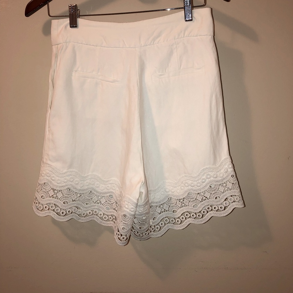 Sandro Paris White Embroidered Shorts,Size-(FR)-36/(US)-4-5.5 or Small,GUC - Picture 3 of 13